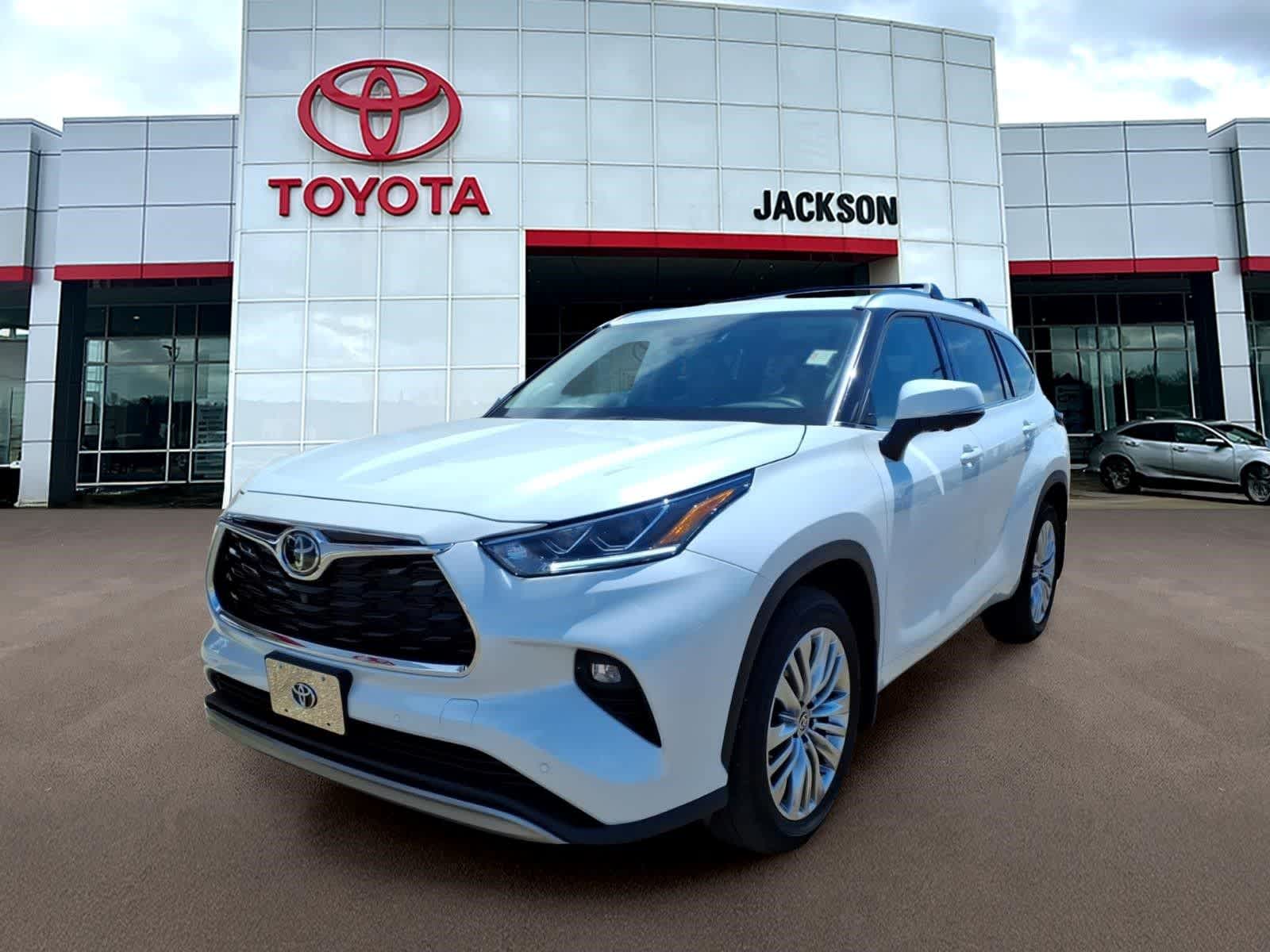 White (Wind Chill Pearl) 2026 Toyota Highlander Platinum AWD SUV / Crossover All-Wheel Drive 8-Speed Automatic