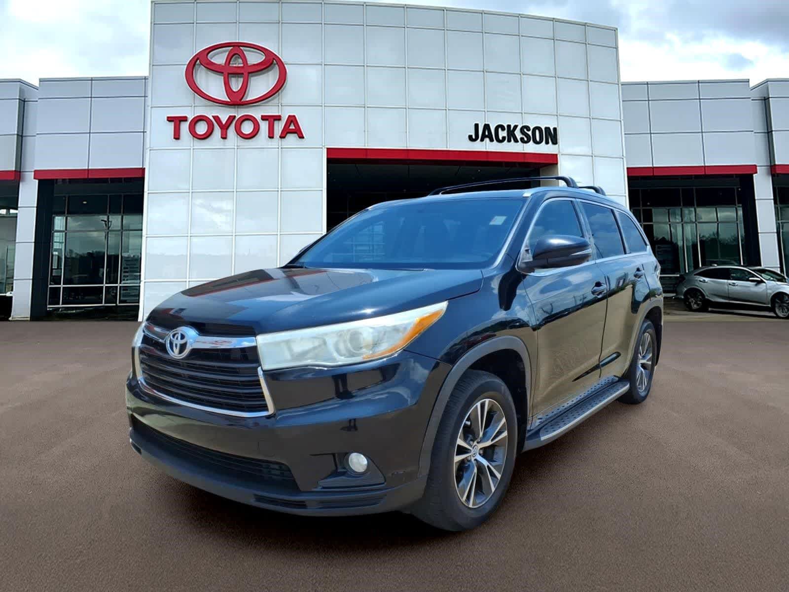 Midnight Black Metallic 2016 Toyota Highlander SUV / Crossover Front-Wheel Drive 6-Speed Automatic
