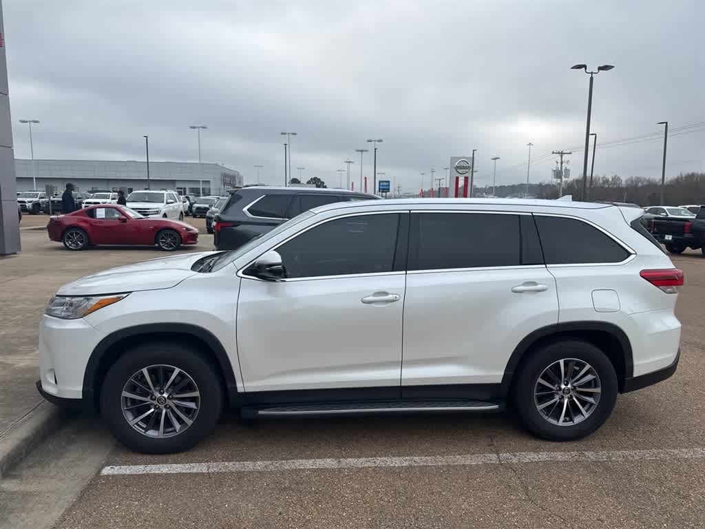 2019 Toyota Highlander XLE FWD