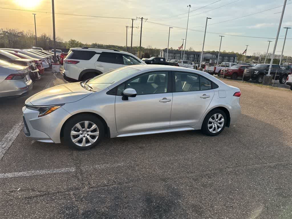 2024 Toyota Corolla LE FWD