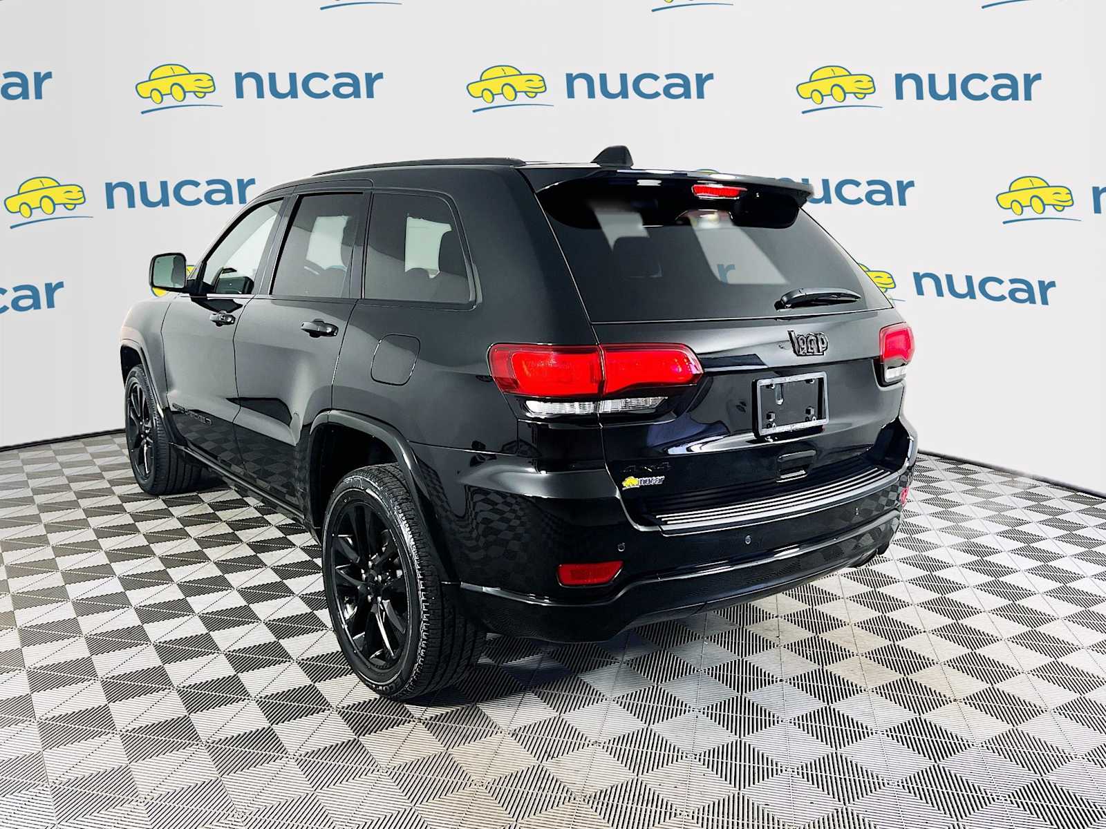 View vehicle photo 5