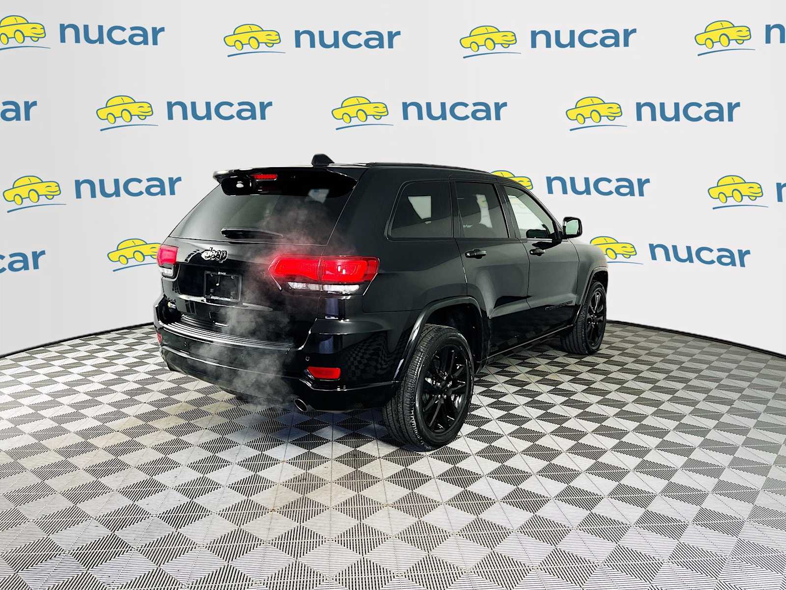 View vehicle photo 7