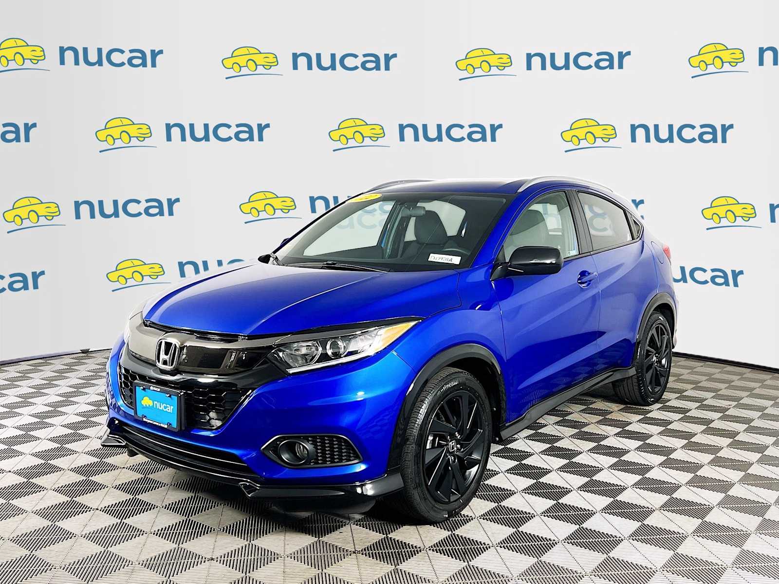 View vehicle photo 3