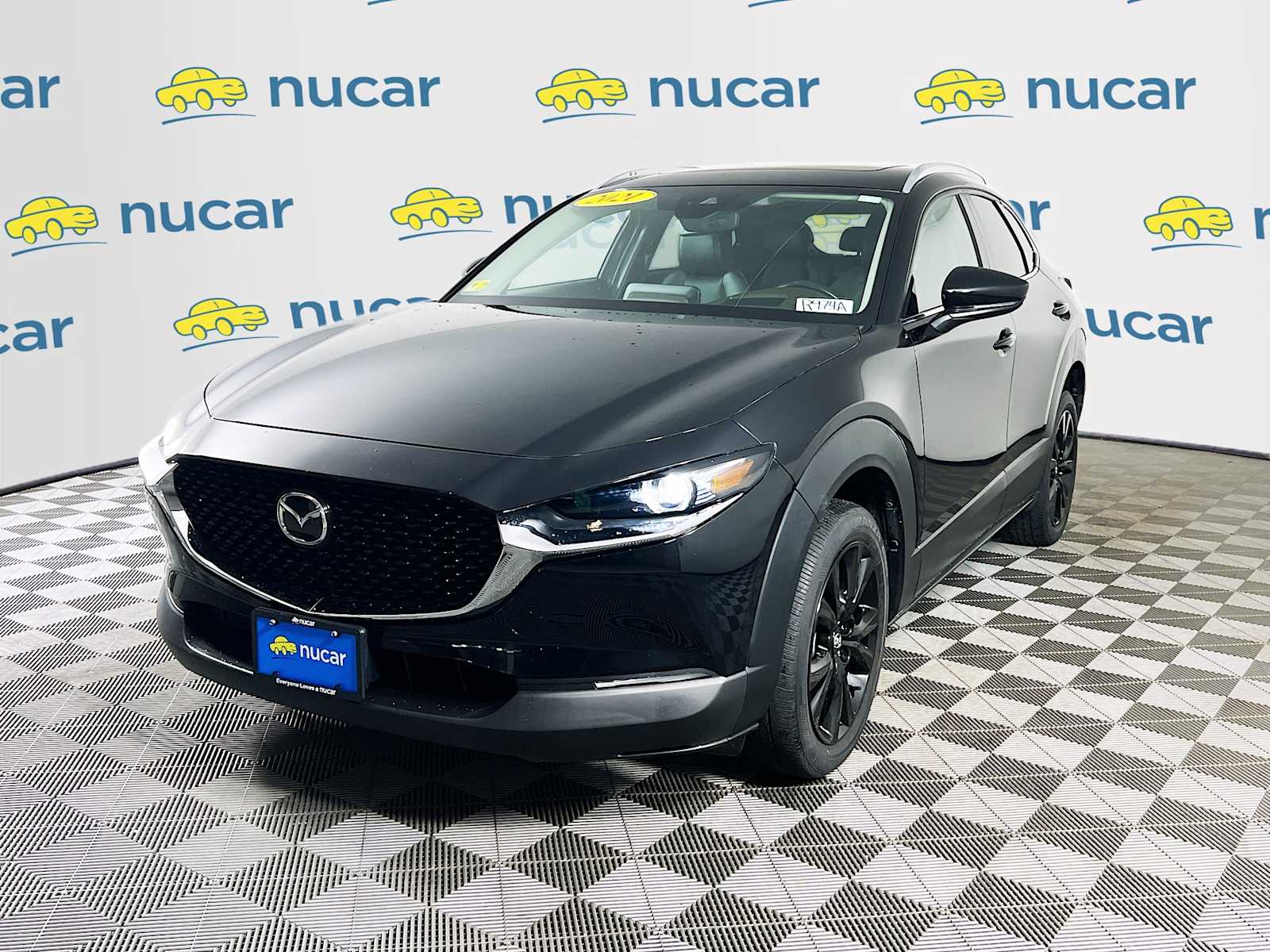 View vehicle photo 3