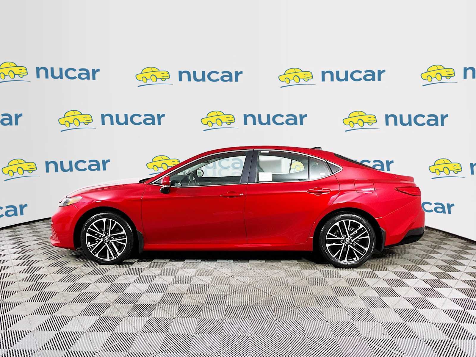 View vehicle photo 3