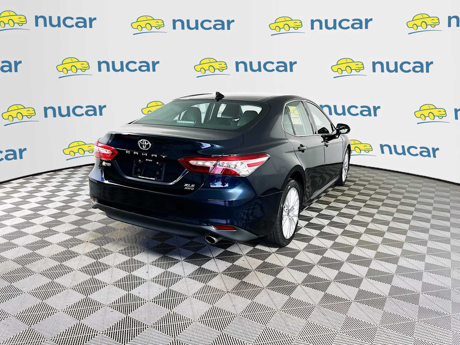 View vehicle photo 7