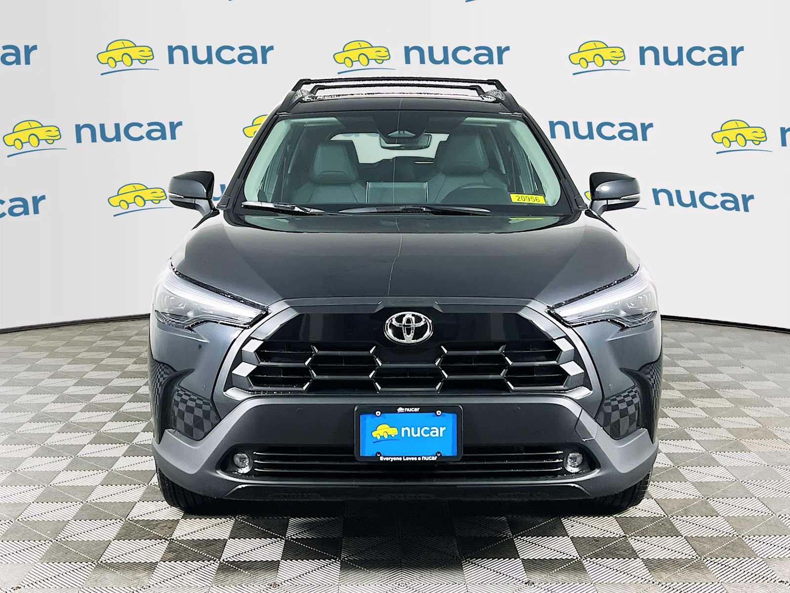 View vehicle photo 2