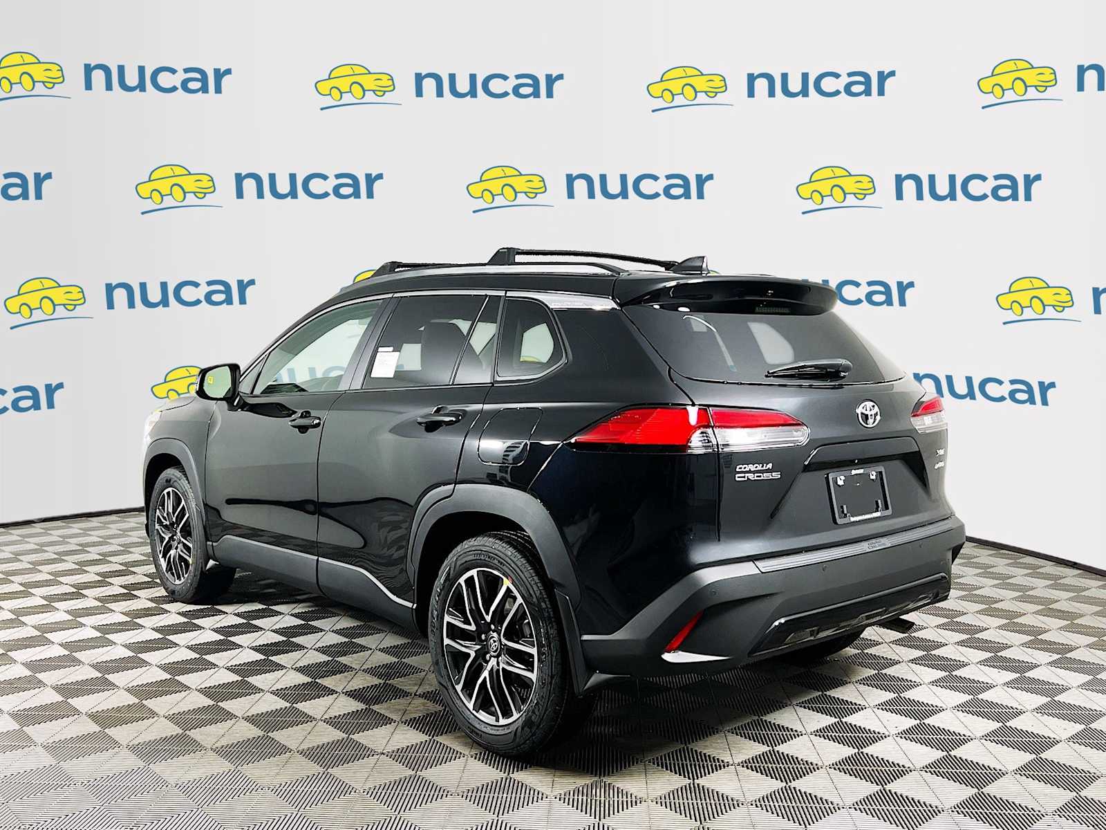 View vehicle photo 4