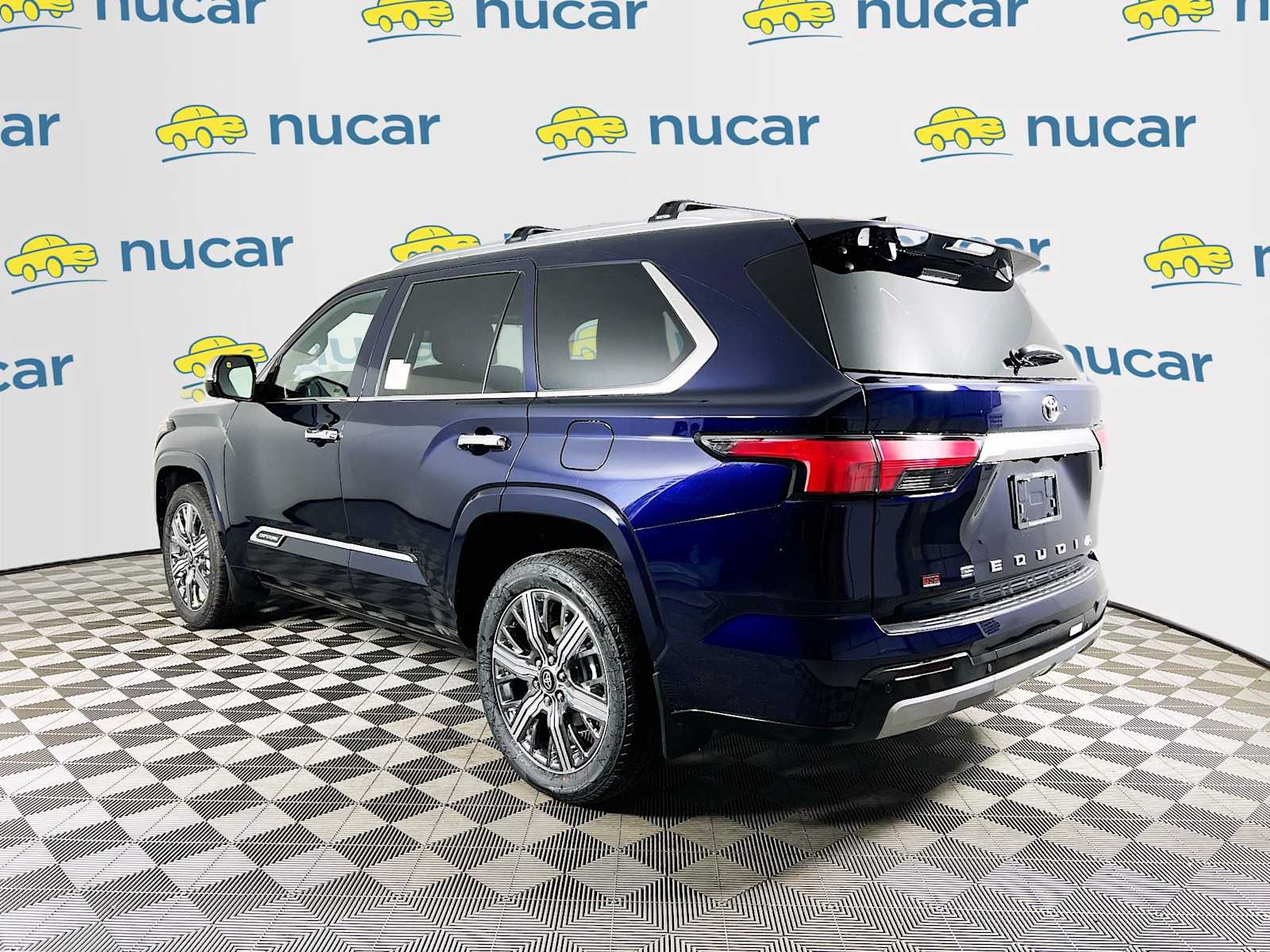 View vehicle photo 4