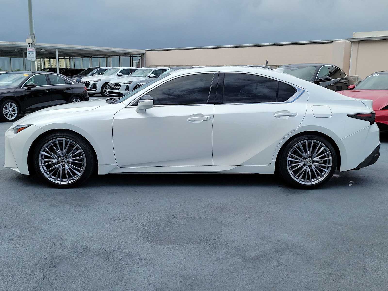 View vehicle photo 3