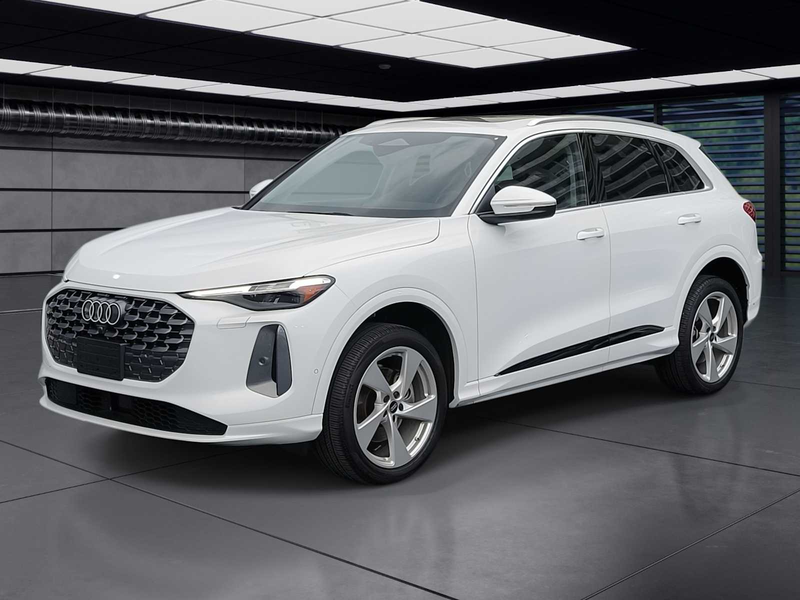  2025 Audi Q5 quattro Premium Plus 40 TFSI   