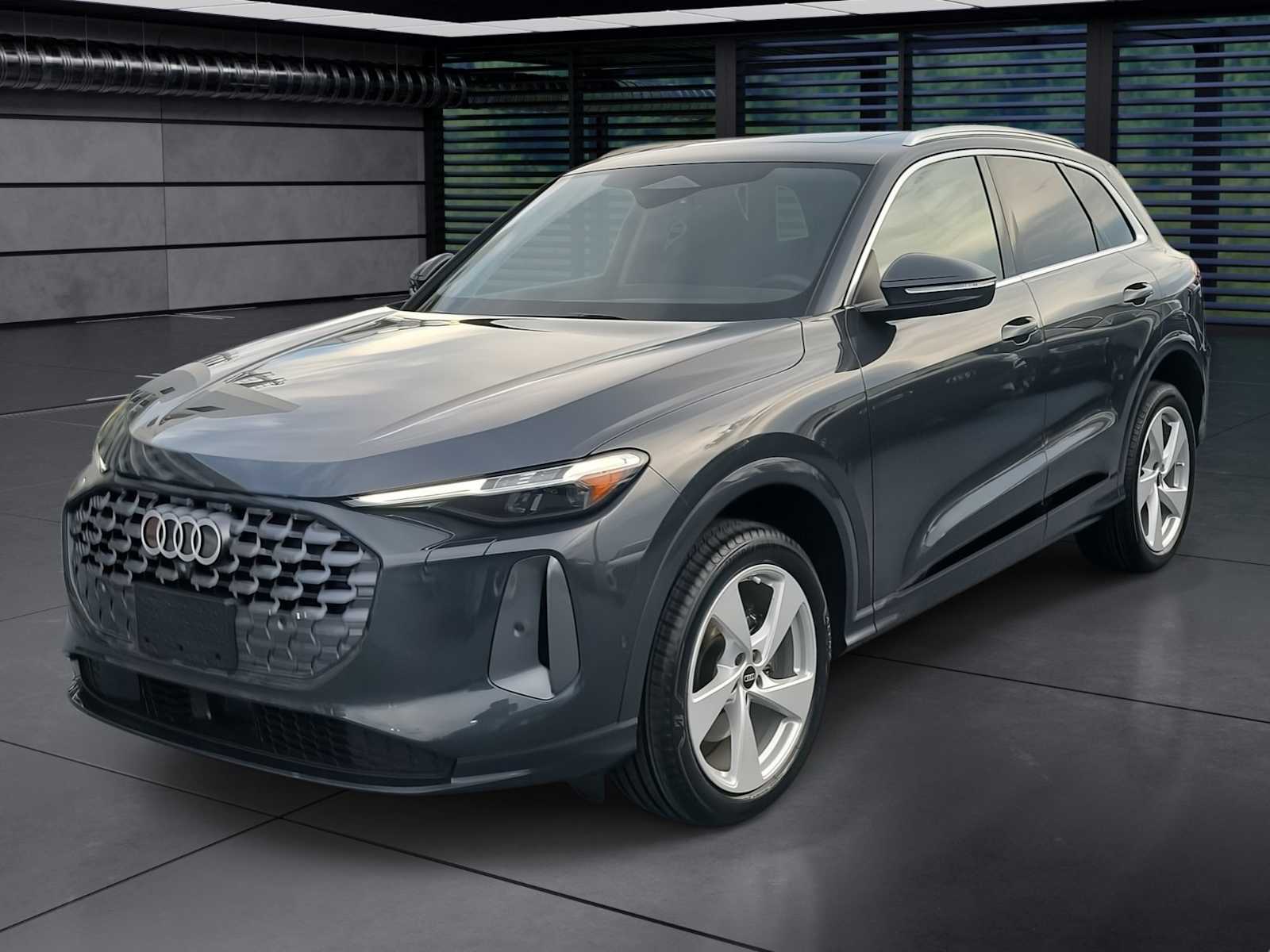  2025 Audi Q5 quattro Premium Plus 40 TFSI   