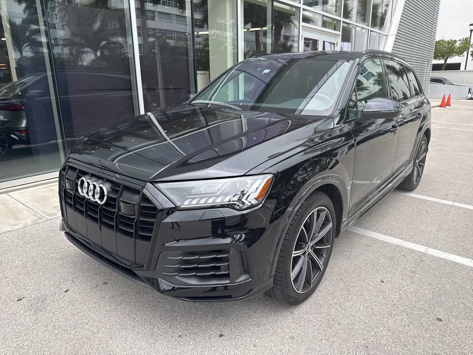 Black 2020 Audi Q7 quattro Premium Plus 55 TFSI SUV / Crossover All-Wheel Drive 8-Speed Automatic