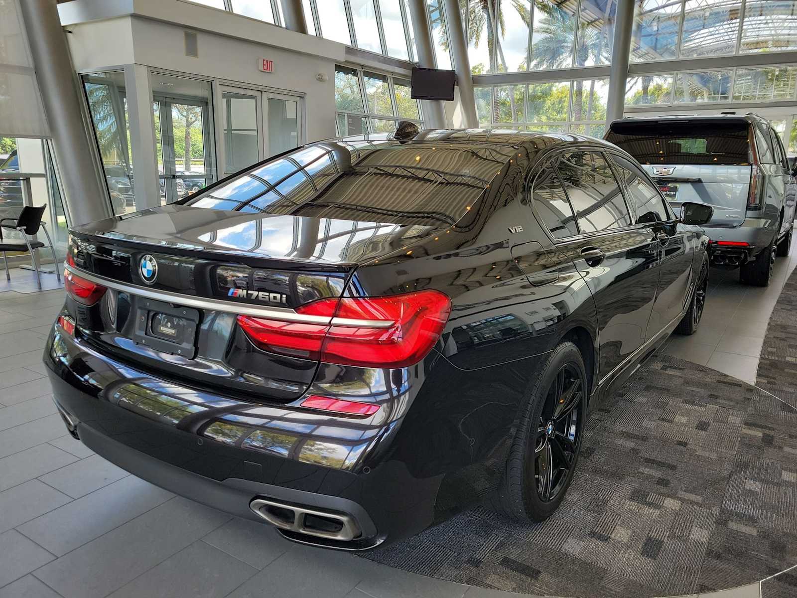 View vehicle photo 4