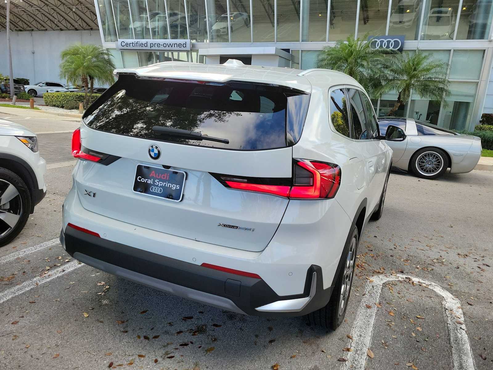 View vehicle photo 4