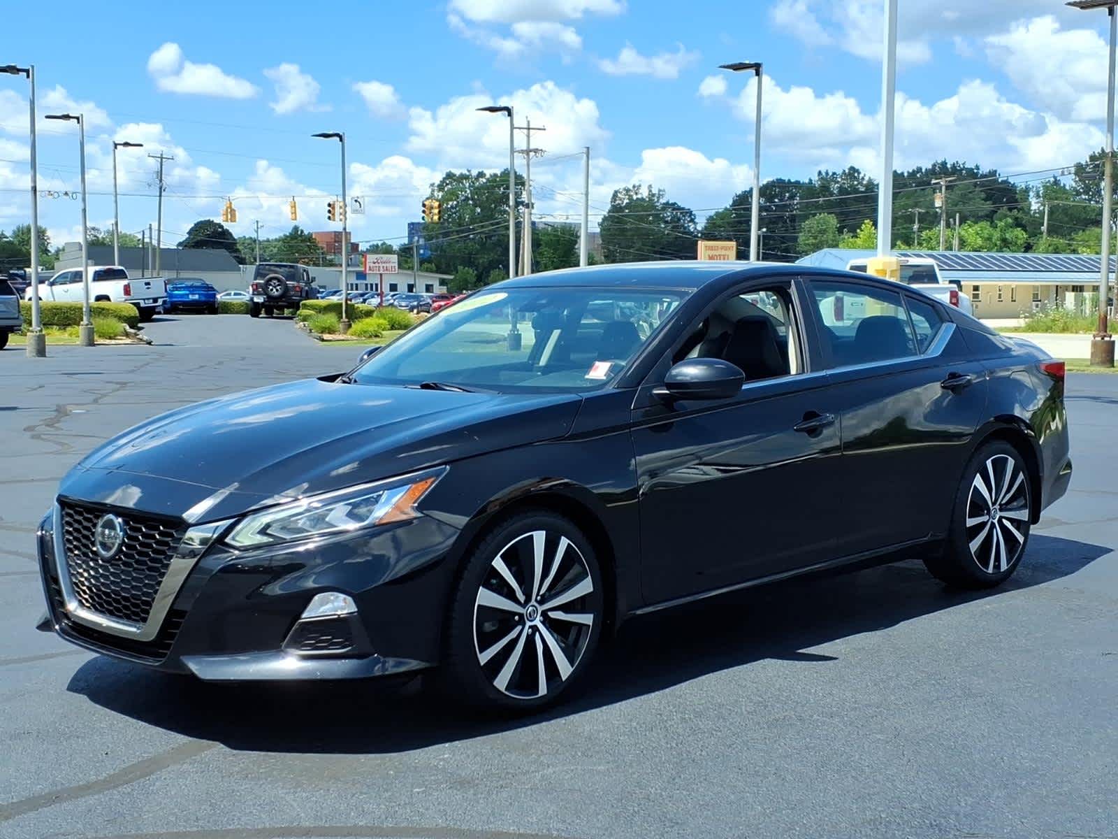 2022 Nissan Altima 2.5 SR FWD
