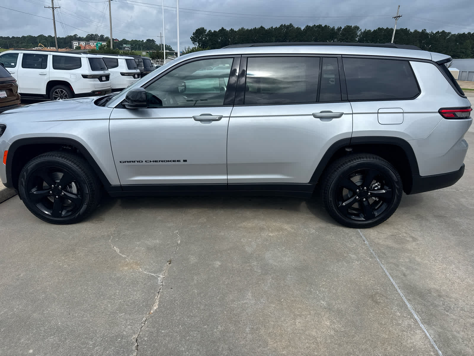 Silver Zynith 2026 Jeep Grand Cherokee L SUV / Crossover Four-Wheel Drive 8-Speed Automatic