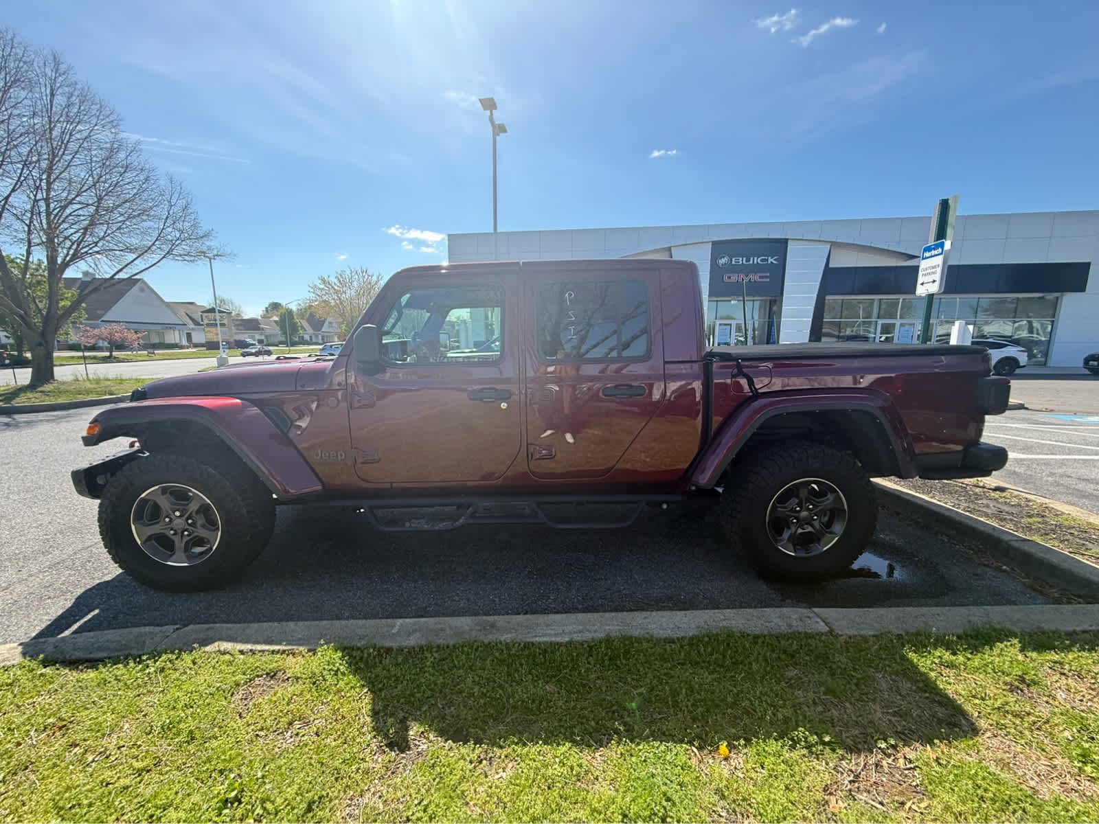 2021 Jeep Gladiator Rubicon - Snazzberry Pearlcoat exterior view 5