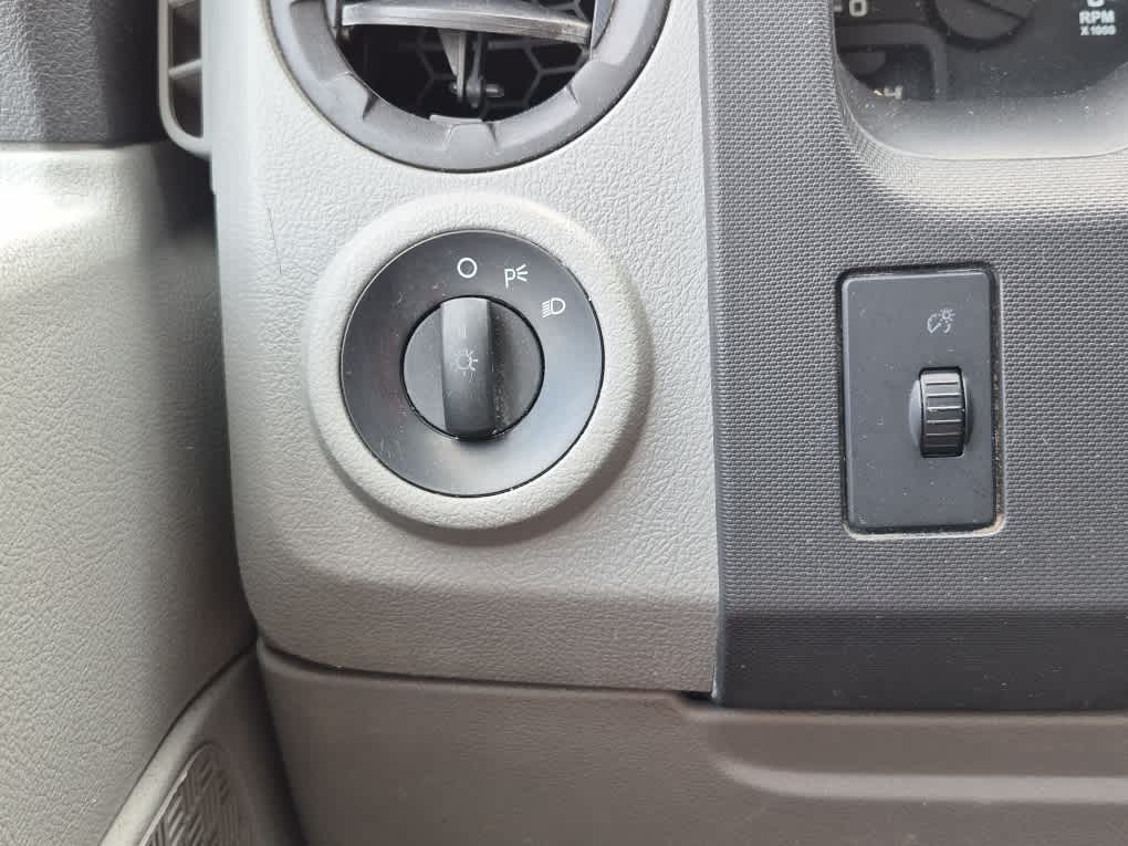 2019 Ford E-Series Cutaway - Oxford White exterior view 11