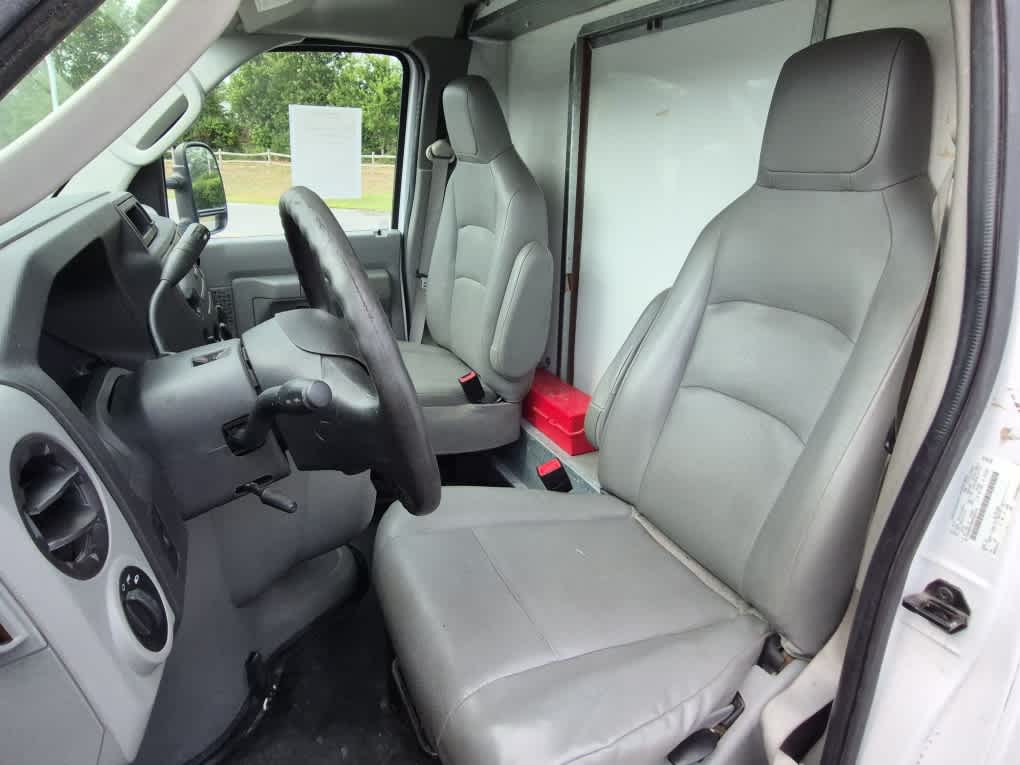 2019 Ford E-Series Cutaway - Oxford White exterior view 8