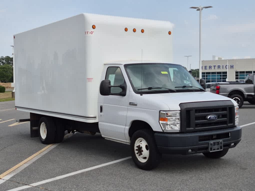 2019 Ford E-Series Cutaway - Oxford White exterior view 2