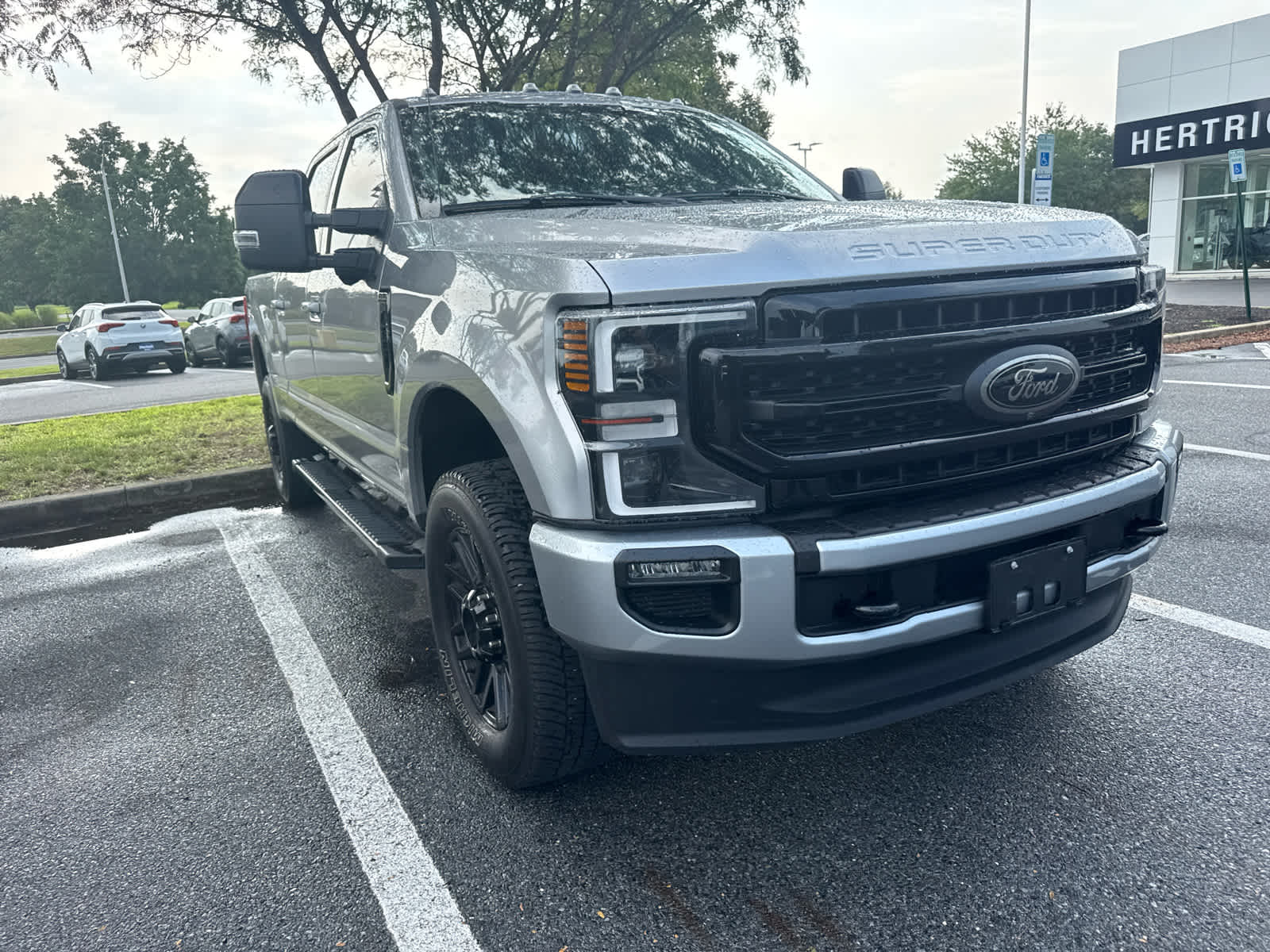 2020 Ford Super Duty F-250 Pickup LARIAT - Iconic Silver exterior view 3