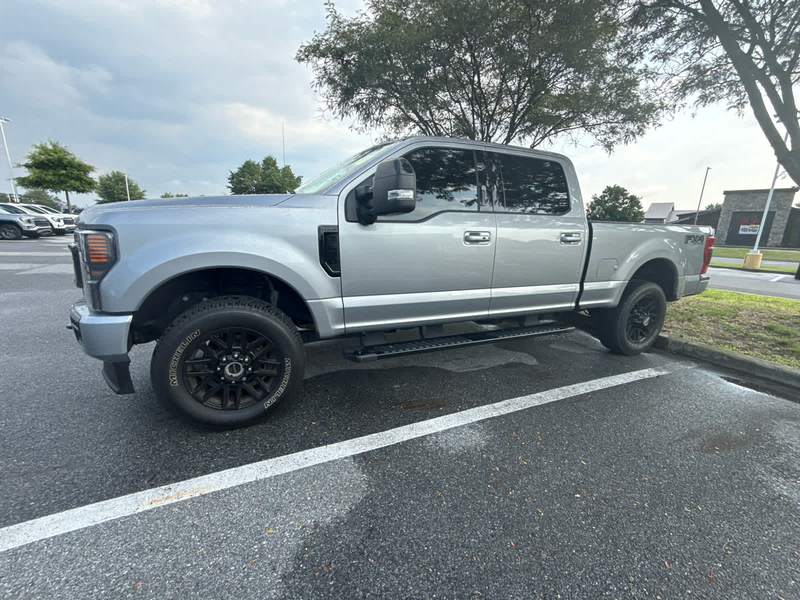 2020 Ford Super Duty F-250 Pickup LARIAT - Iconic Silver exterior view 10