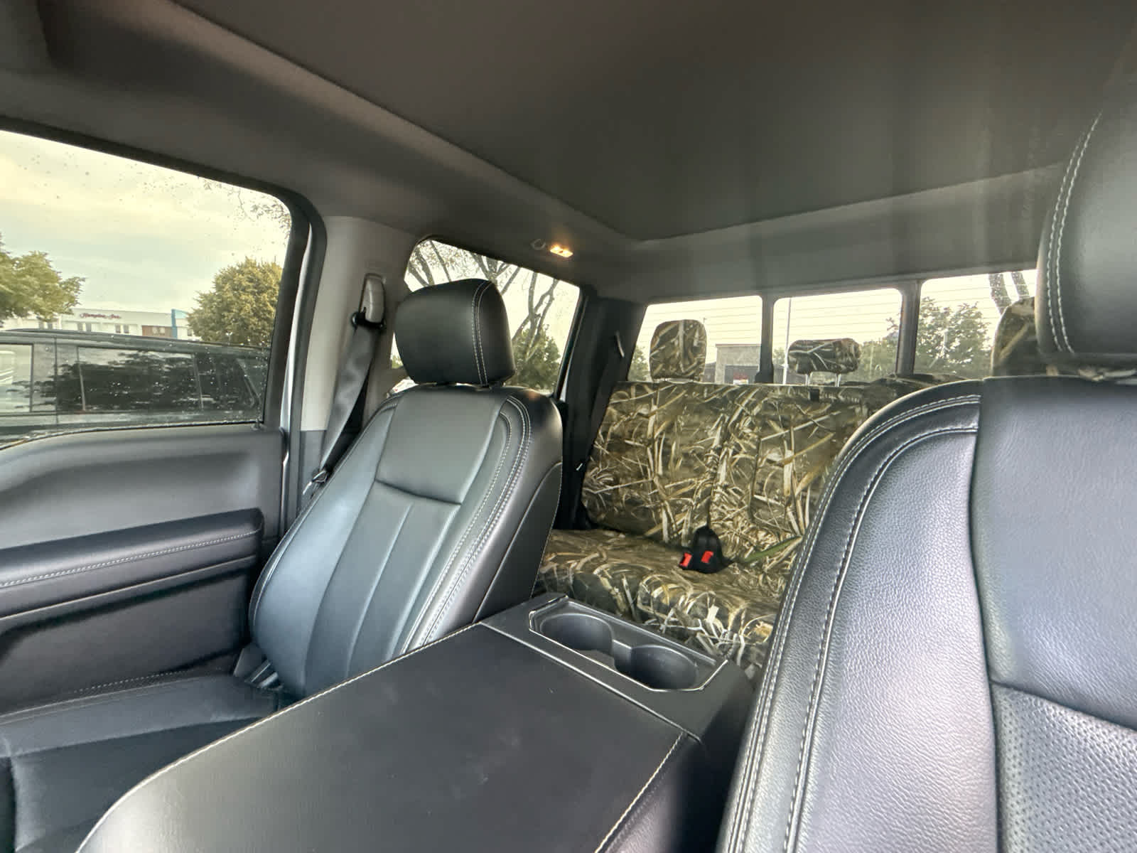 2020 Ford Super Duty F-250 Pickup LARIAT - Iconic Silver exterior view 12
