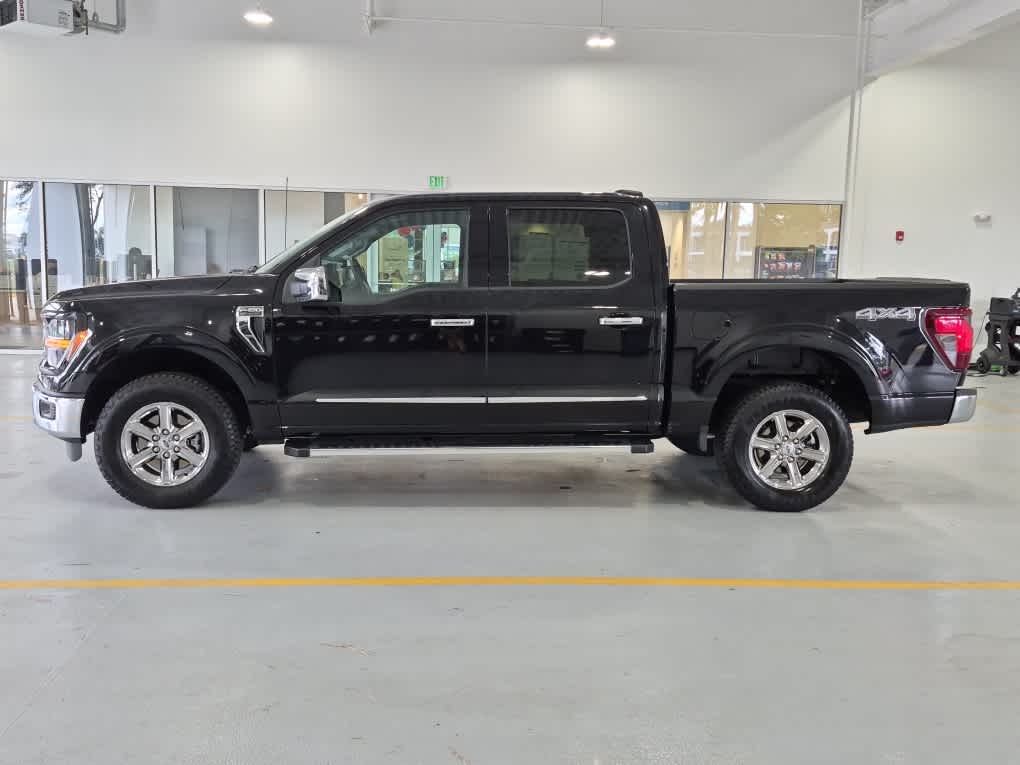 2025 Ford F-150 XLT - Agate Black Metallic exterior view 5