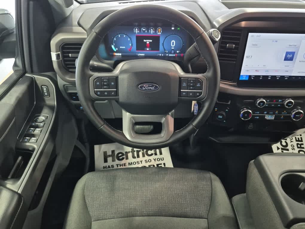2025 Ford F-150 XLT - Agate Black Metallic exterior view 8