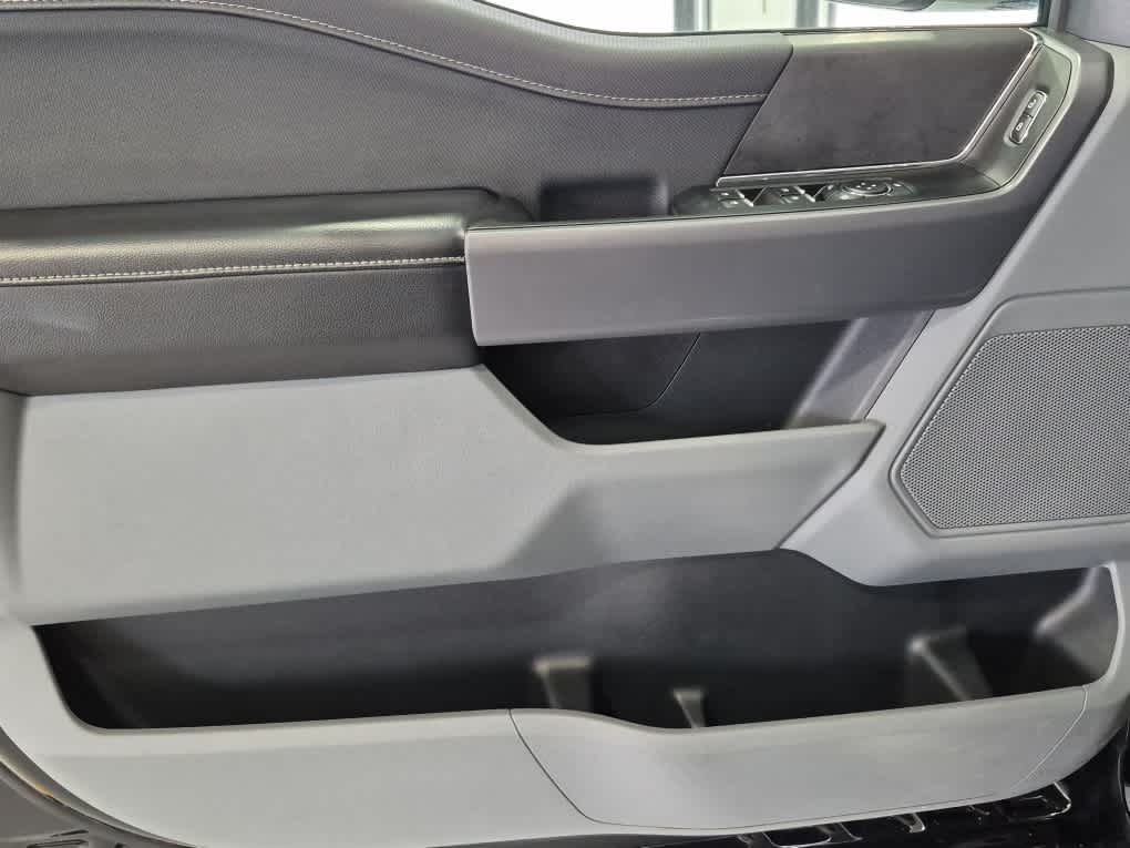 2025 Ford F-150 XLT - Agate Black Metallic exterior view 9