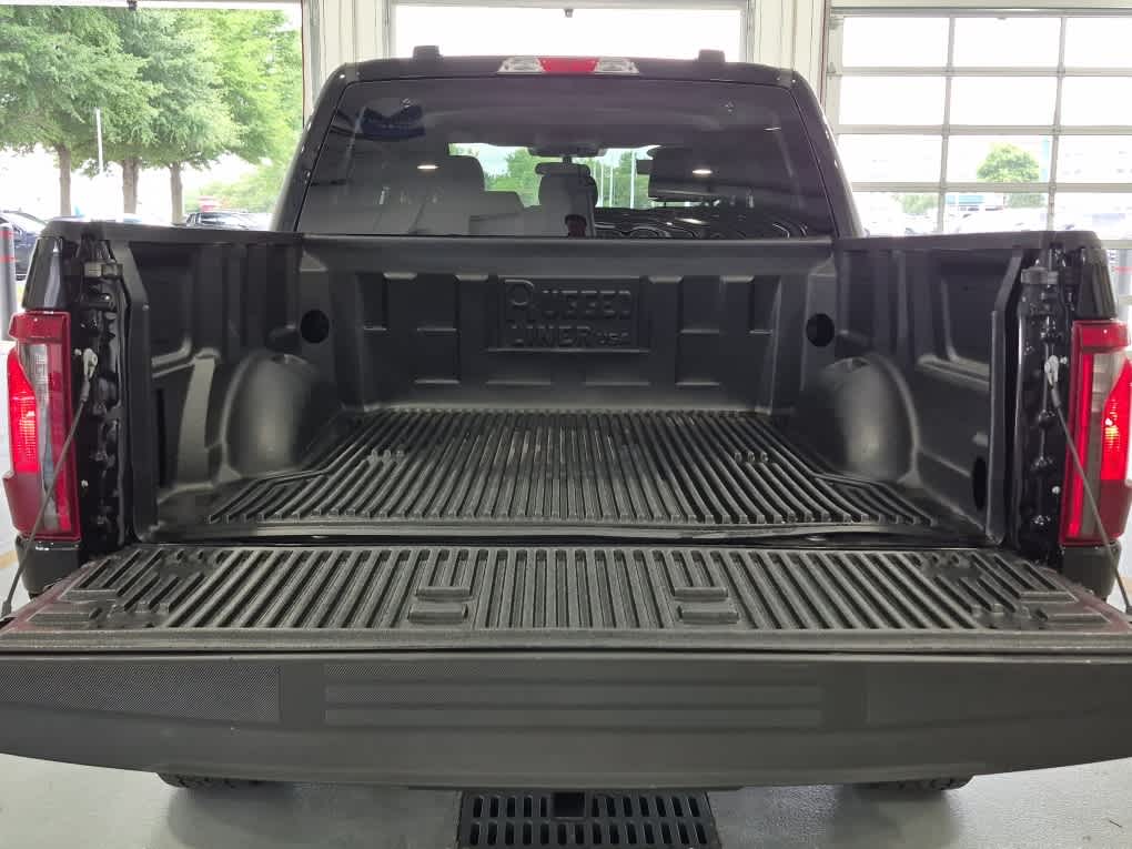 2025 Ford F-150 XLT - Agate Black Metallic exterior view 20