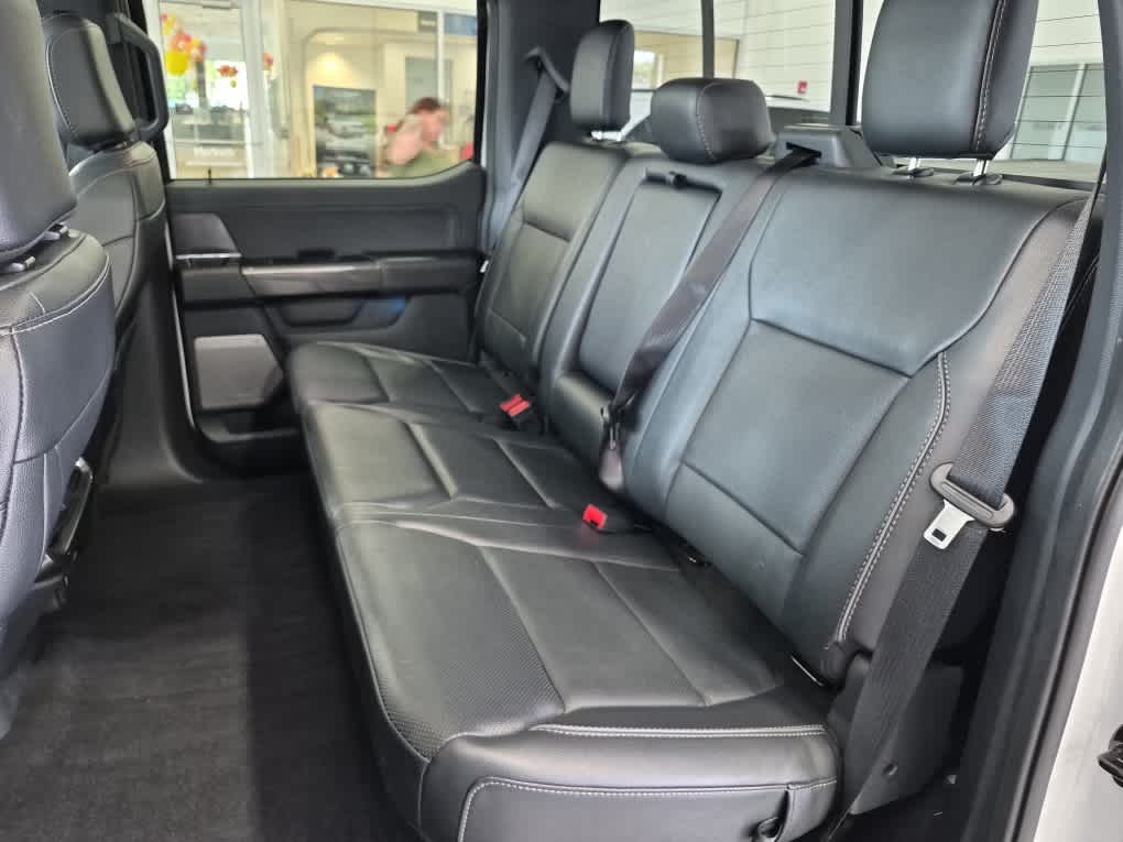 2023 Ford F-150 LARIAT - Oxford White exterior view 6