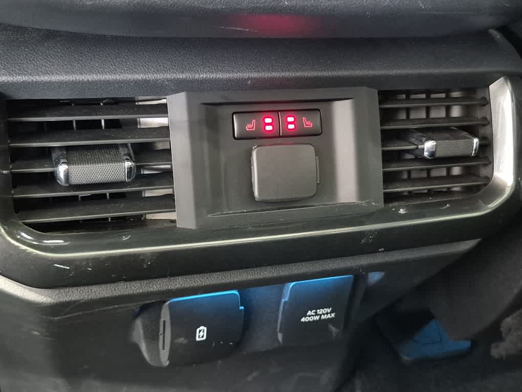 2023 Ford F-150 LARIAT - Oxford White exterior view 7