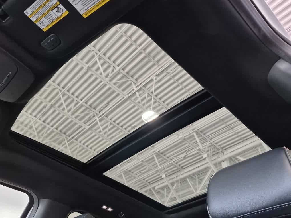 2023 Ford F-150 LARIAT - Oxford White exterior view 12