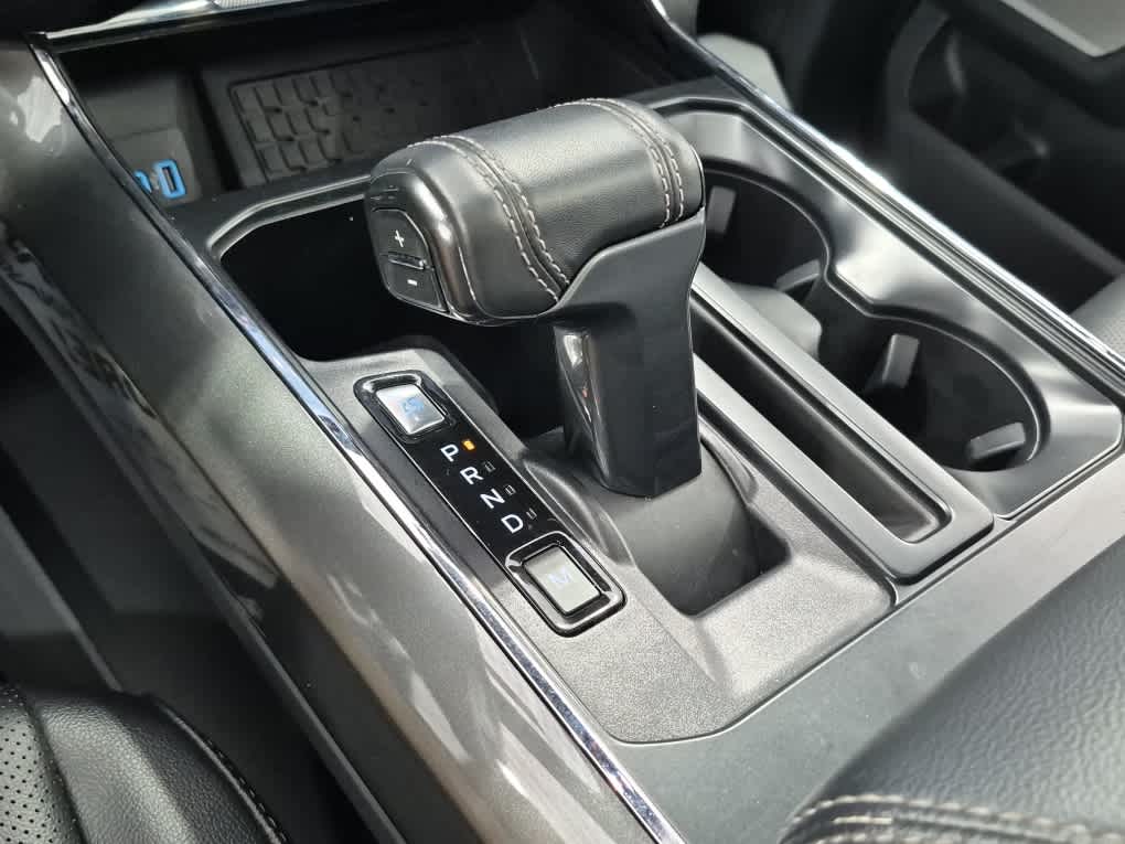 2023 Ford F-150 LARIAT - Oxford White exterior view 13
