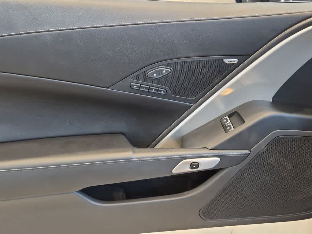2014 Chevrolet Corvette Stingray 2LT - Black exterior view 6