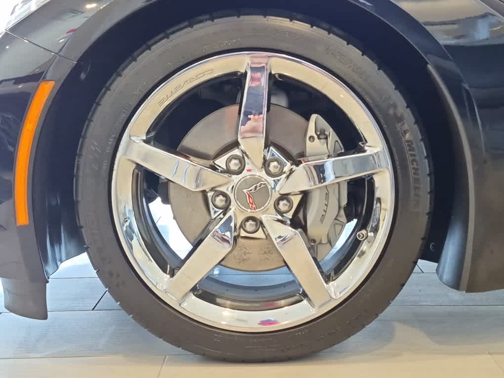 2014 Chevrolet Corvette Stingray 2LT - Black exterior view 5
