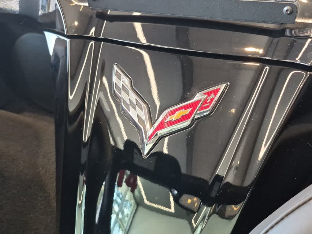 2014 Chevrolet Corvette Stingray 2LT - Black exterior view 17