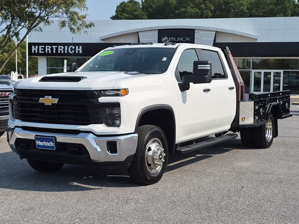 2025 Chevrolet Silverado 3500HD CC