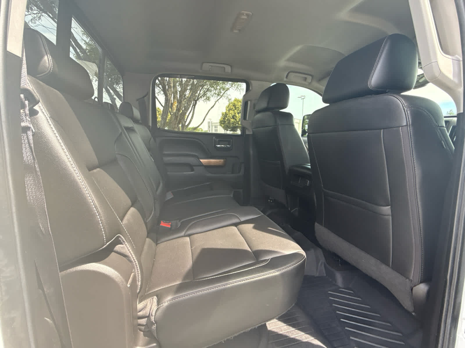 2016 Chevrolet Silverado 2500HD LTZ - Summit White exterior view 6