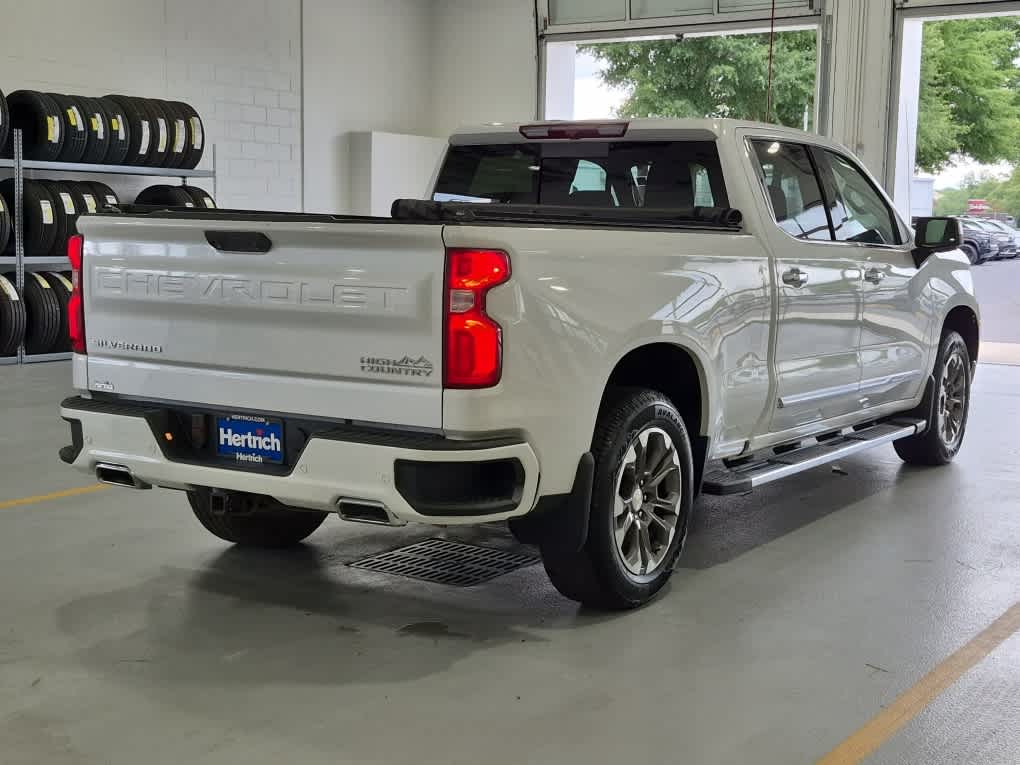 2023 Chevrolet Silverado 1500 High Country - Iridescent Pearl Tricoat exterior view 3