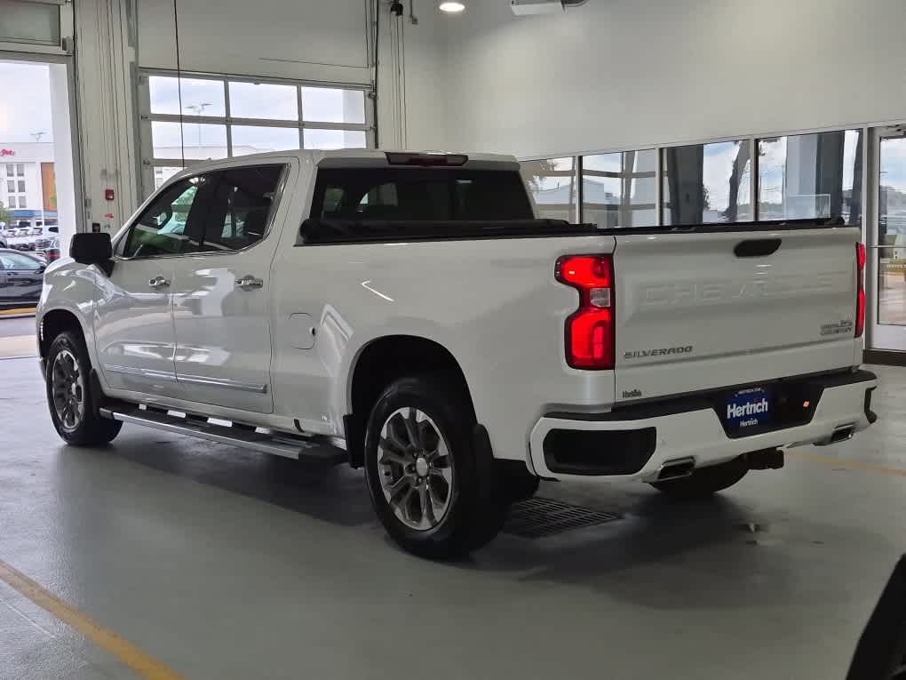 2023 Chevrolet Silverado 1500 High Country - Iridescent Pearl Tricoat exterior view 4