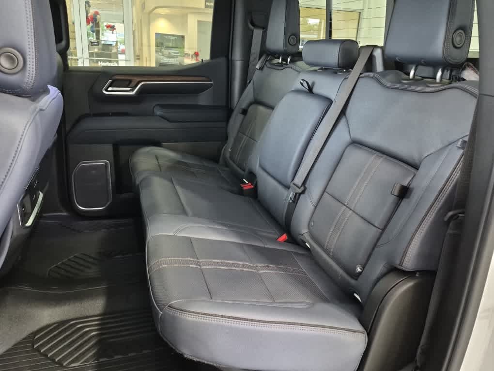 2023 Chevrolet Silverado 1500 High Country - Iridescent Pearl Tricoat exterior view 7