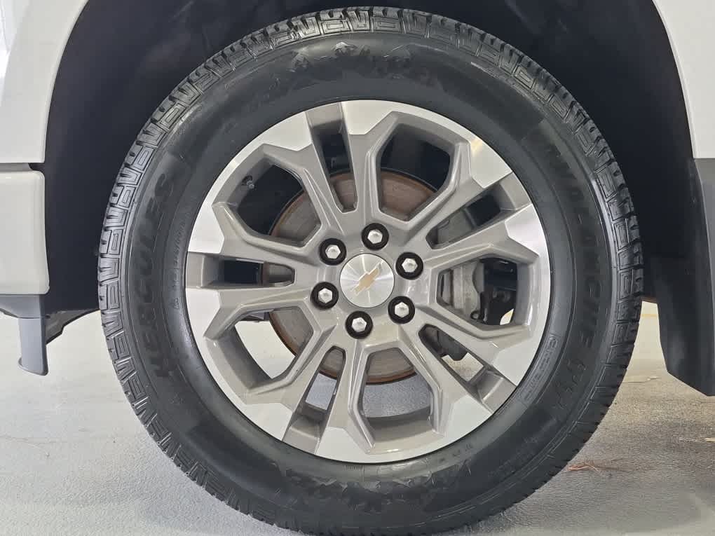 2023 Chevrolet Silverado 1500 High Country - Iridescent Pearl Tricoat exterior view 6