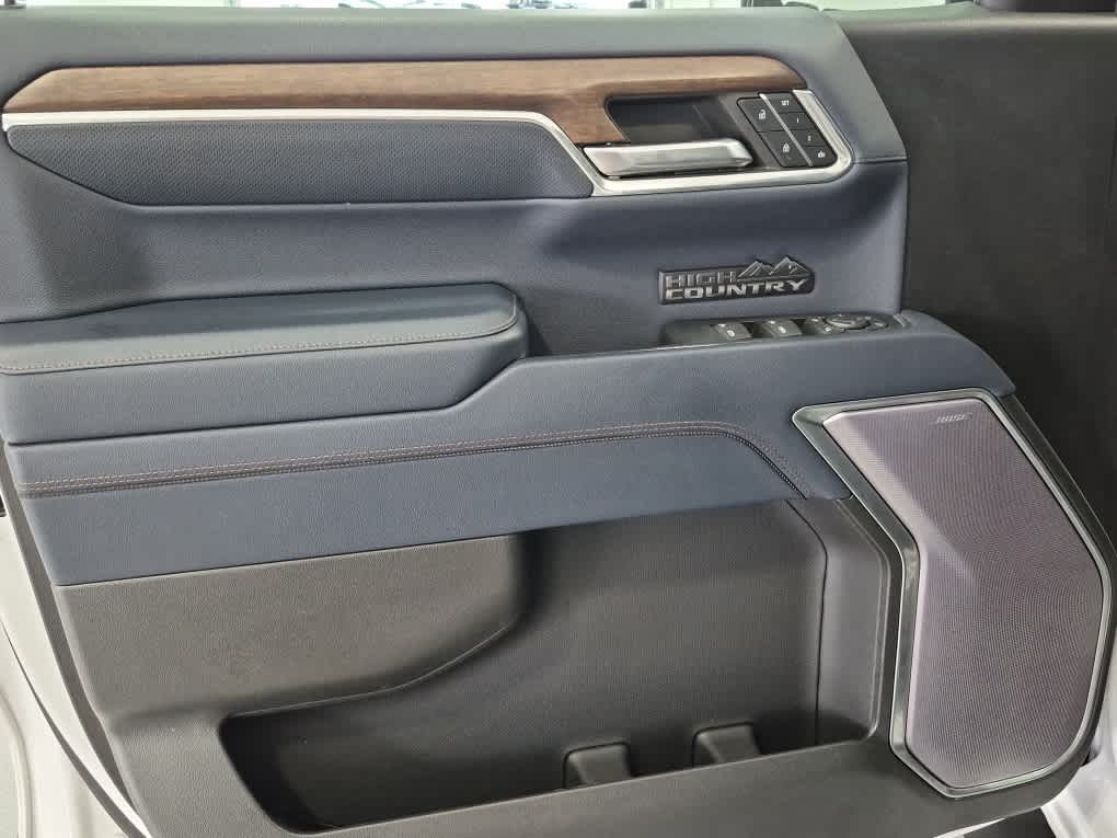 2023 Chevrolet Silverado 1500 High Country - Iridescent Pearl Tricoat exterior view 10