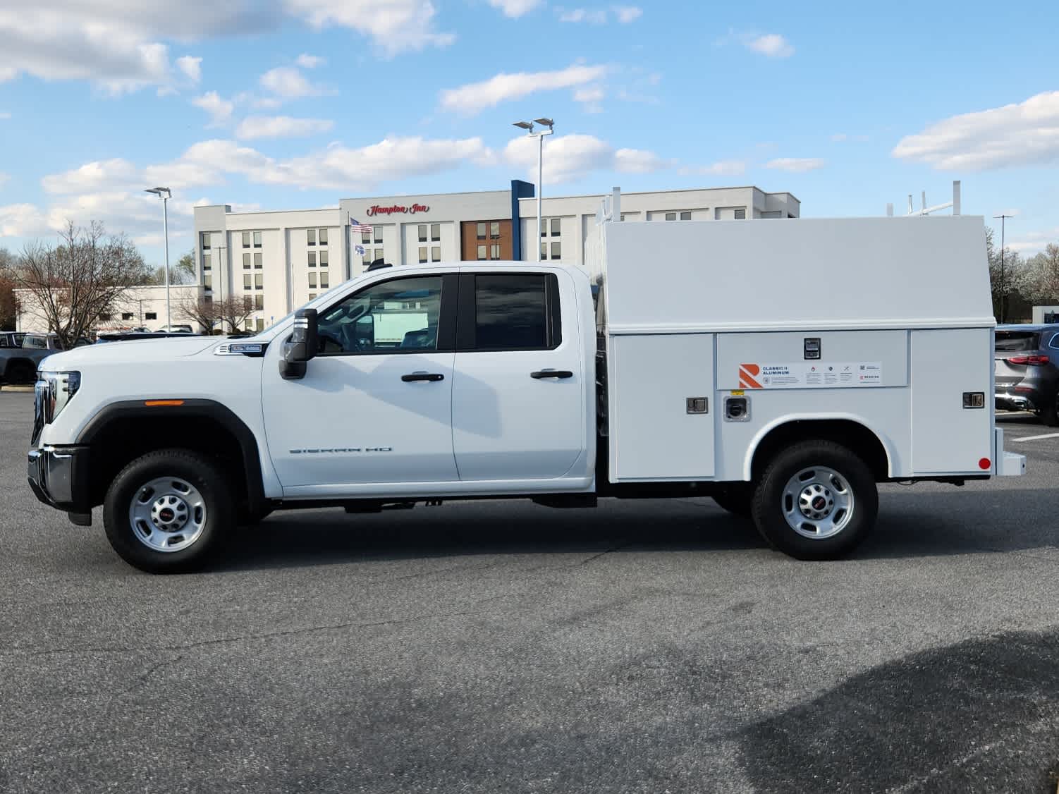 2025 GMC Sierra 2500HD Pro - Summit White exterior view 5