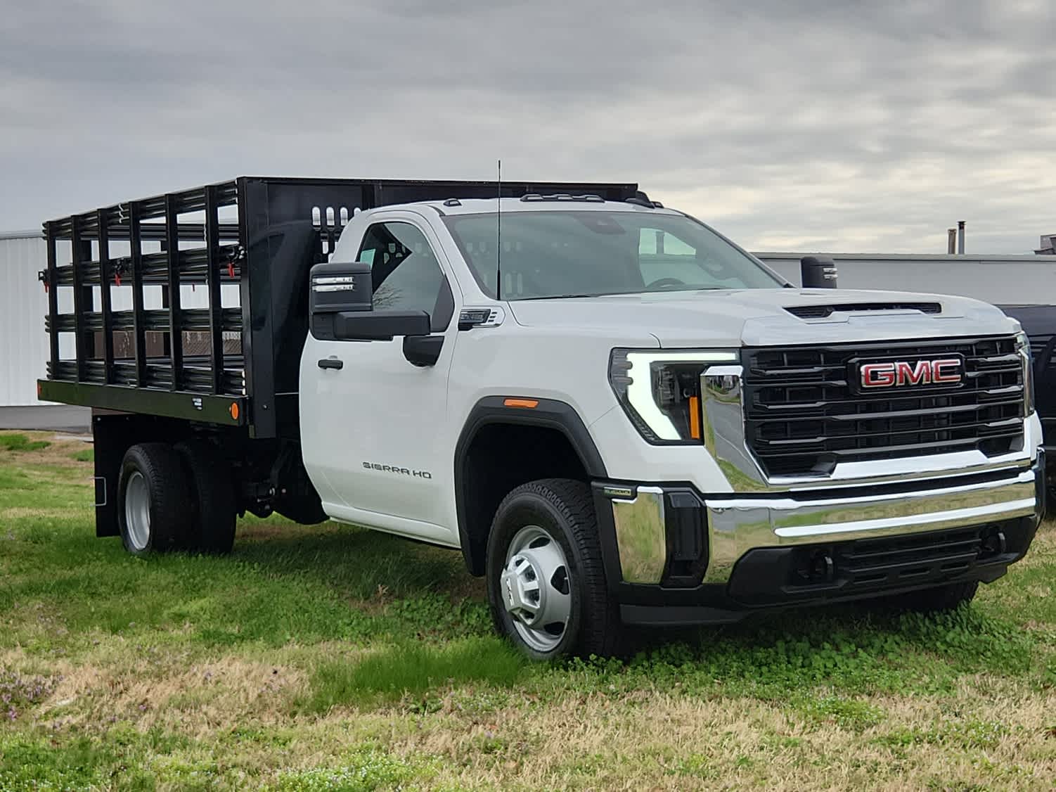 2025 GMC Sierra 3500HD CC Pro - Summit White exterior view 2