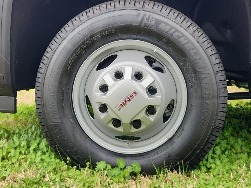 2025 GMC Sierra 3500HD CC Pro - Summit White exterior view 5