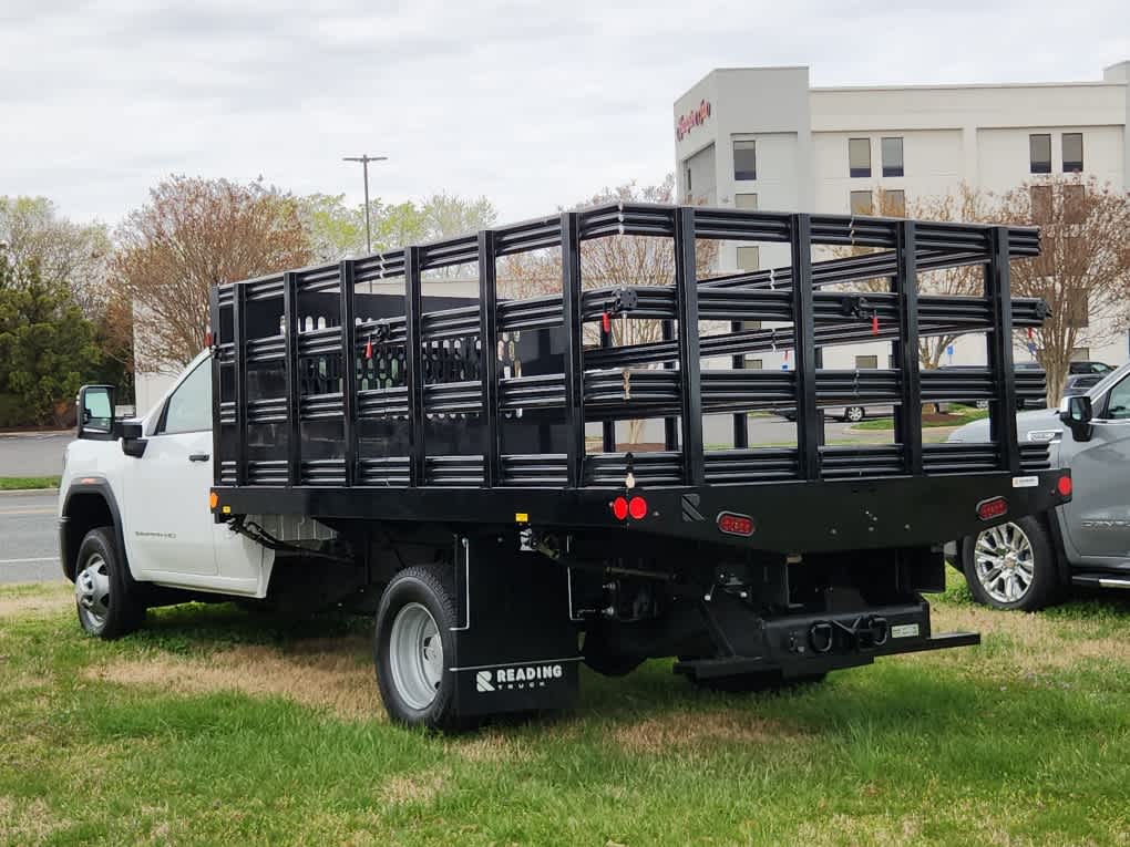2025 GMC Sierra 3500HD CC Pro - Summit White exterior view 4